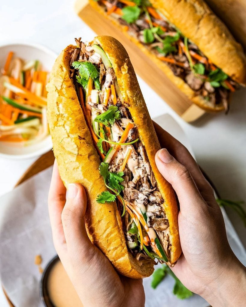 makanan khas vietnam : banh mi